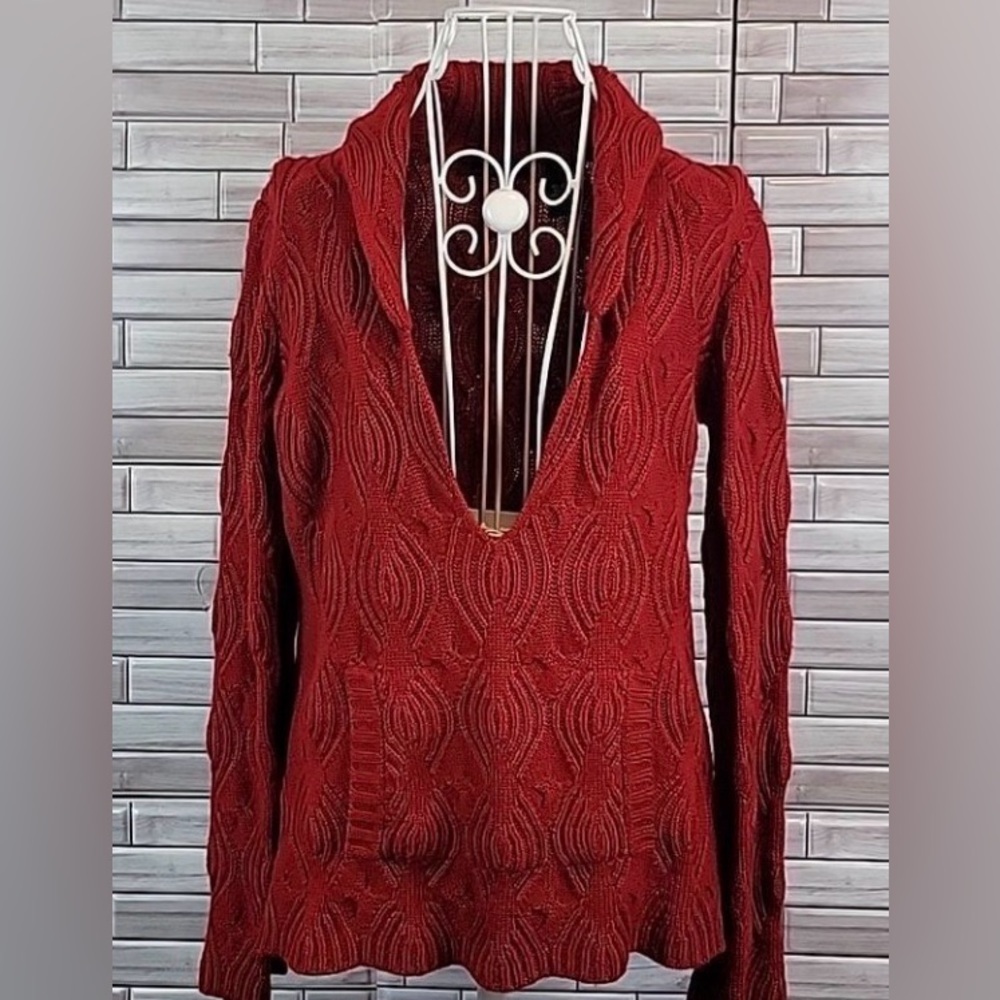 EUC-Moda International Red deep V-Neck Sweater with front pocket